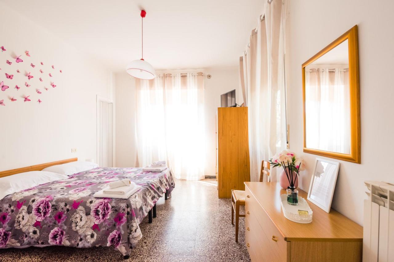 Casa Violetta Bed & Breakfast Marina di Massa Extérieur photo