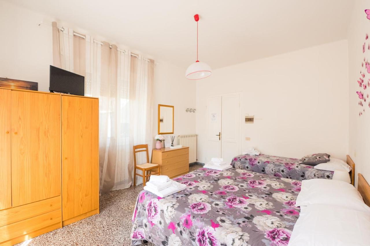 Casa Violetta Bed & Breakfast Marina di Massa Extérieur photo