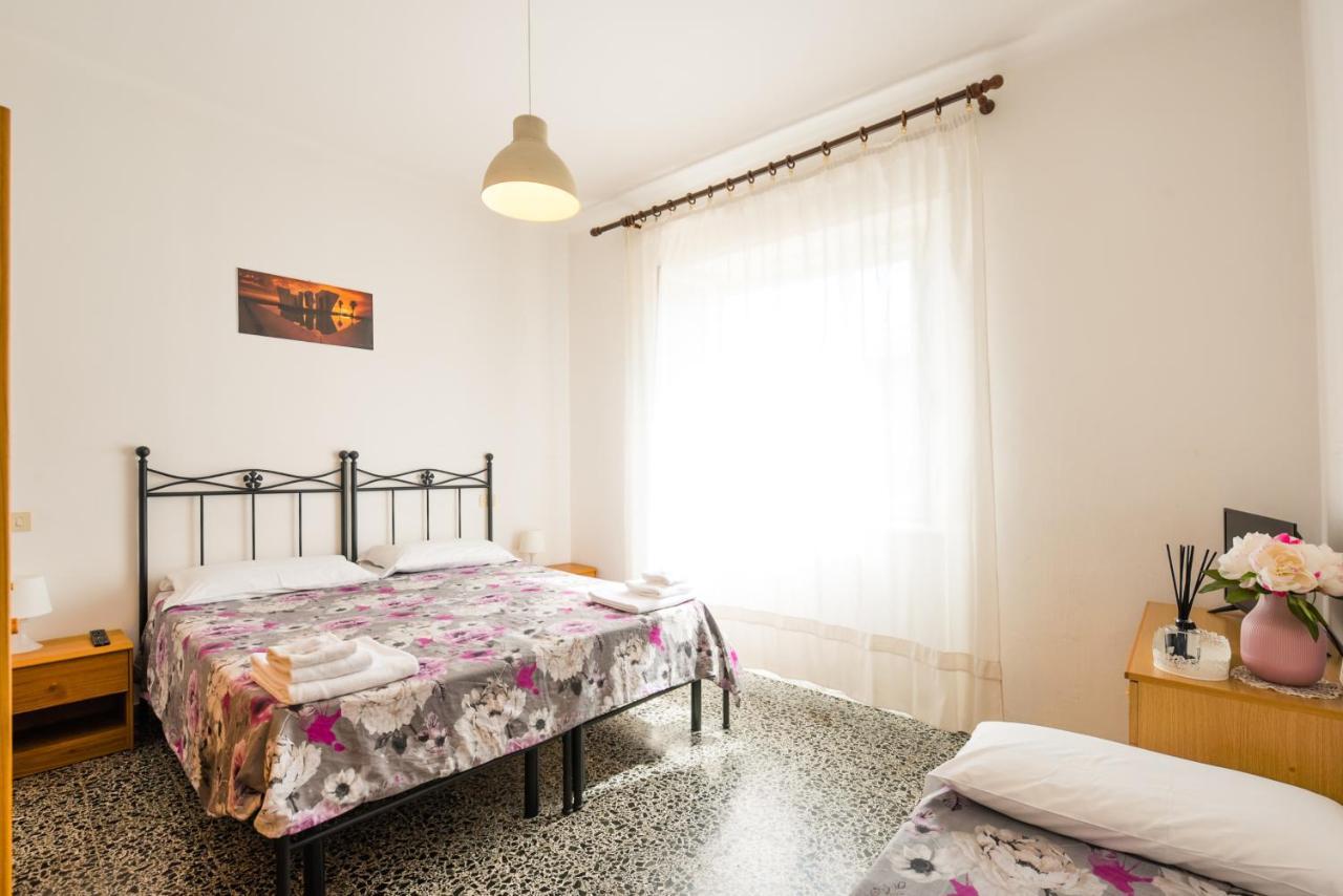 Casa Violetta Bed & Breakfast Marina di Massa Extérieur photo